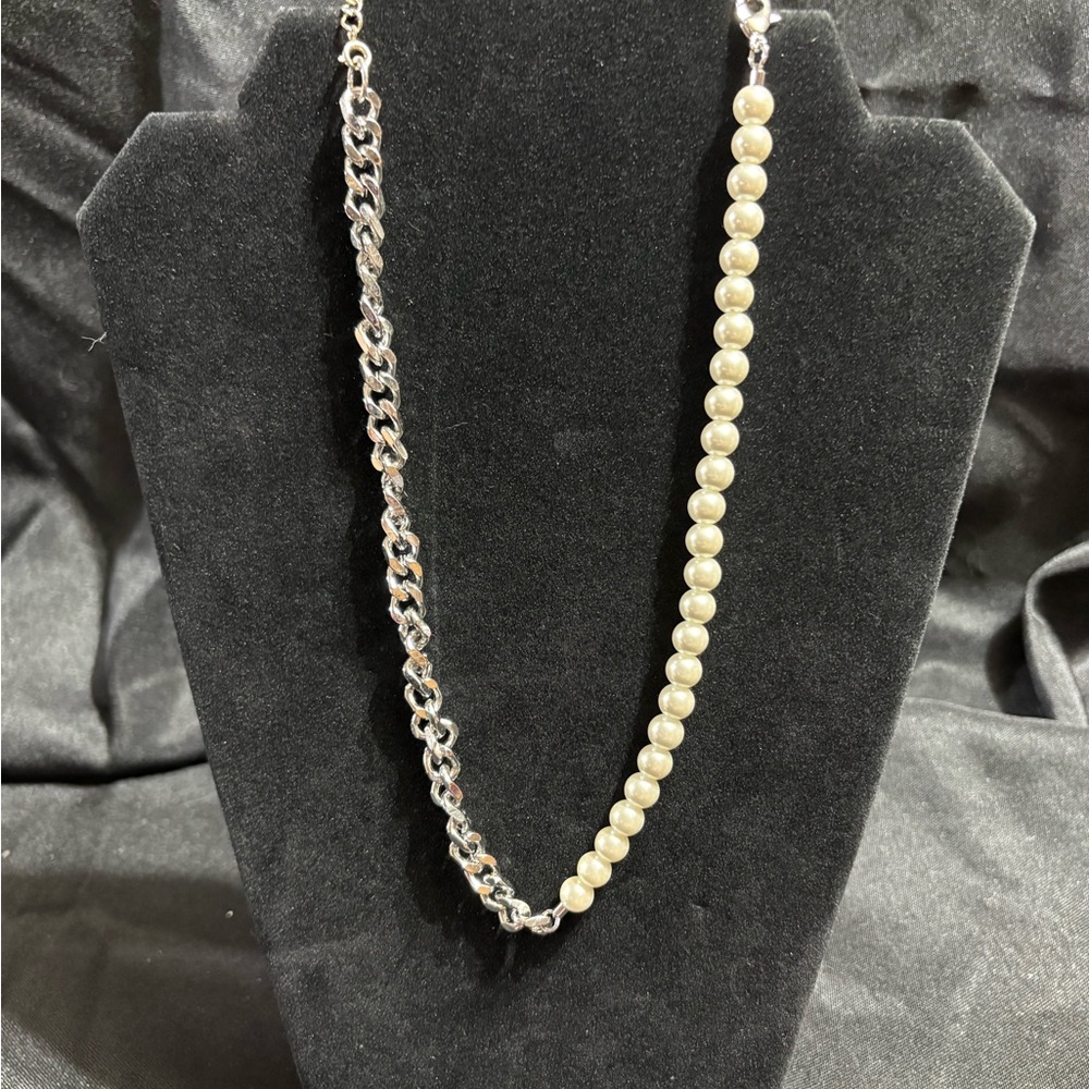 Park Lane Lotty Elegant Silver and Pearl Necklace
